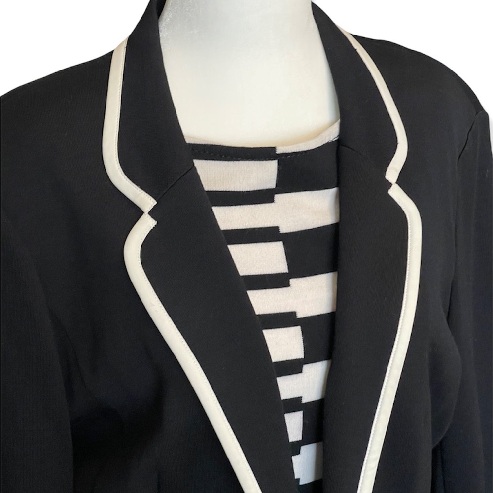 St. John Matching 2 piece set: midi dress and blazer
